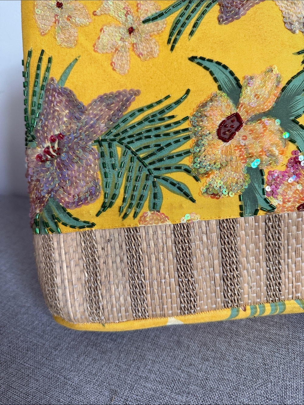 Yellow vintage Floral Bamboo-Handle Tote Bag - Picture 12 of 16